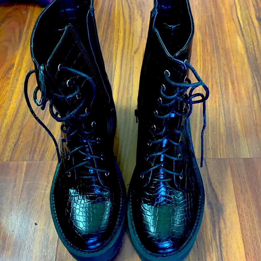 Miss Lola Boot Shoes, really good condition and stylish
